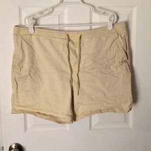 Lands End XL pale yellow/cream shorts